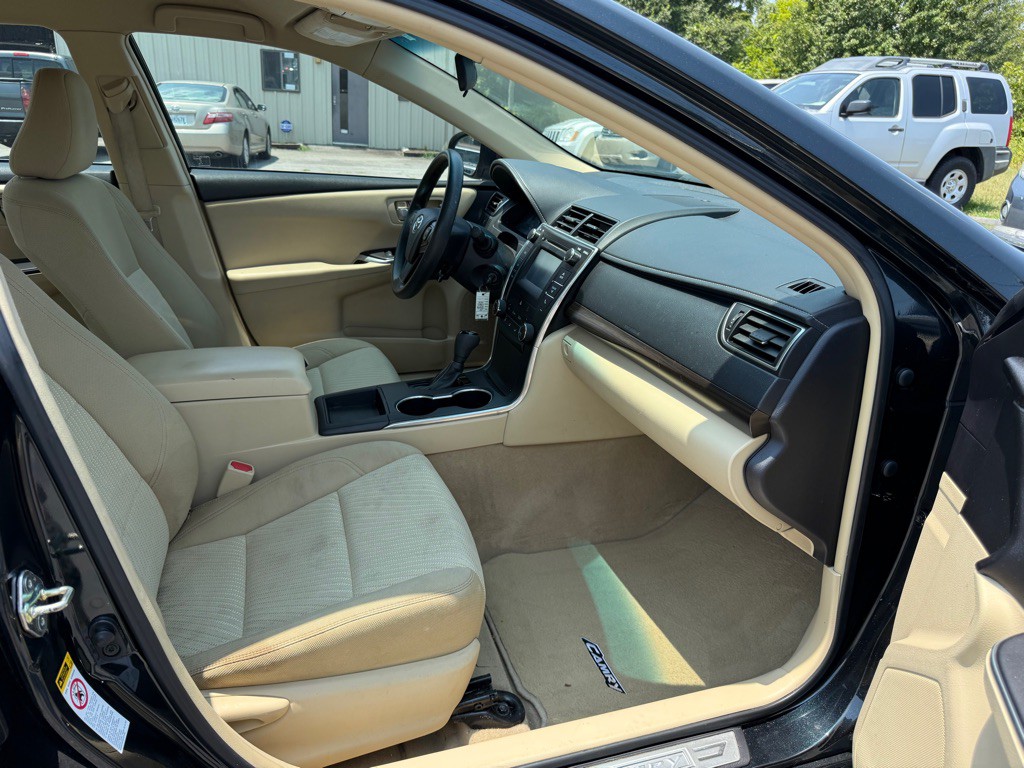 2015 Toyota Camry Image 14