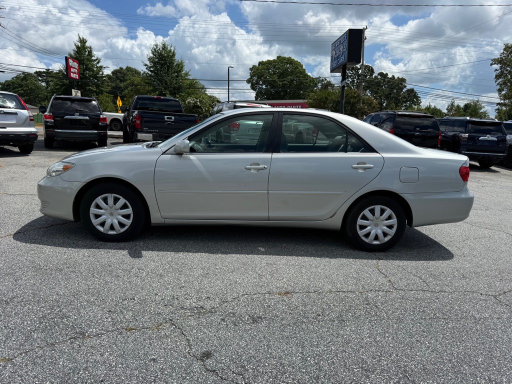 2005 Toyota Camry Image 4