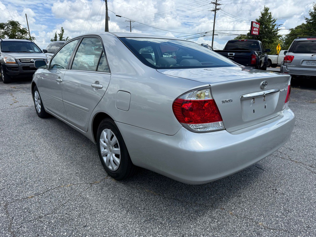 2005 Toyota Camry Image 5