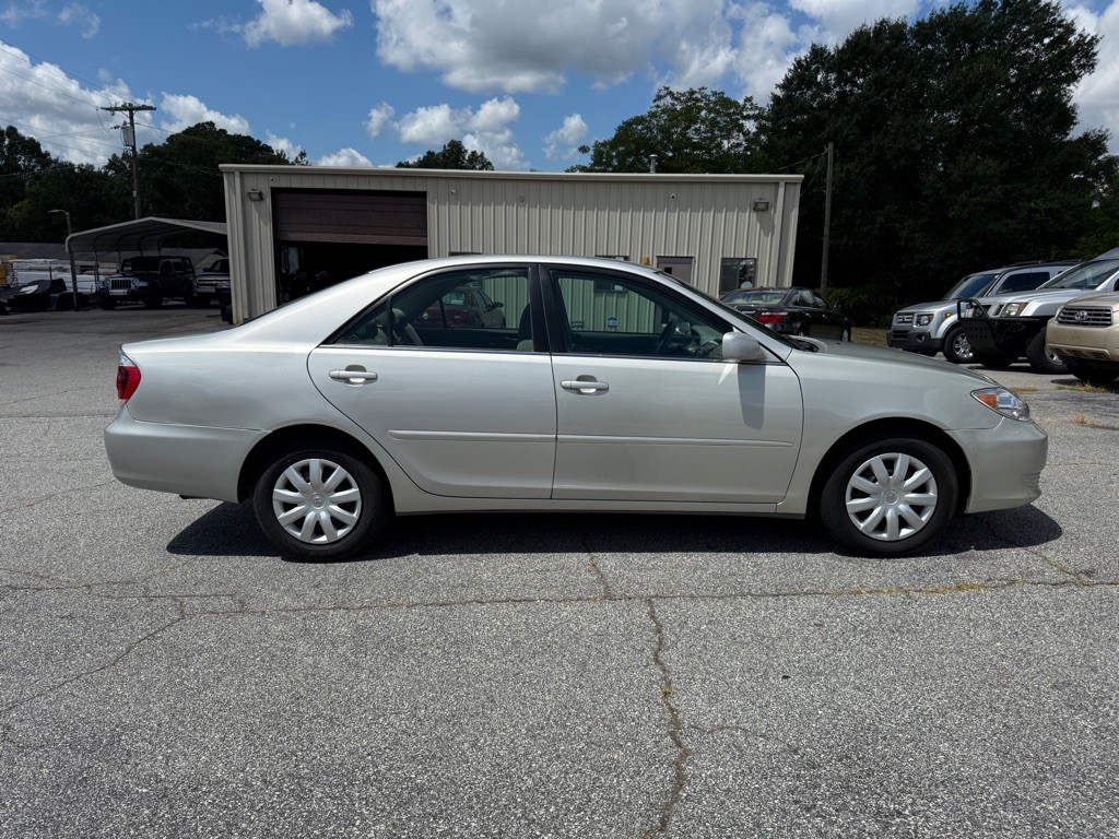 2005 Toyota Camry Image 8