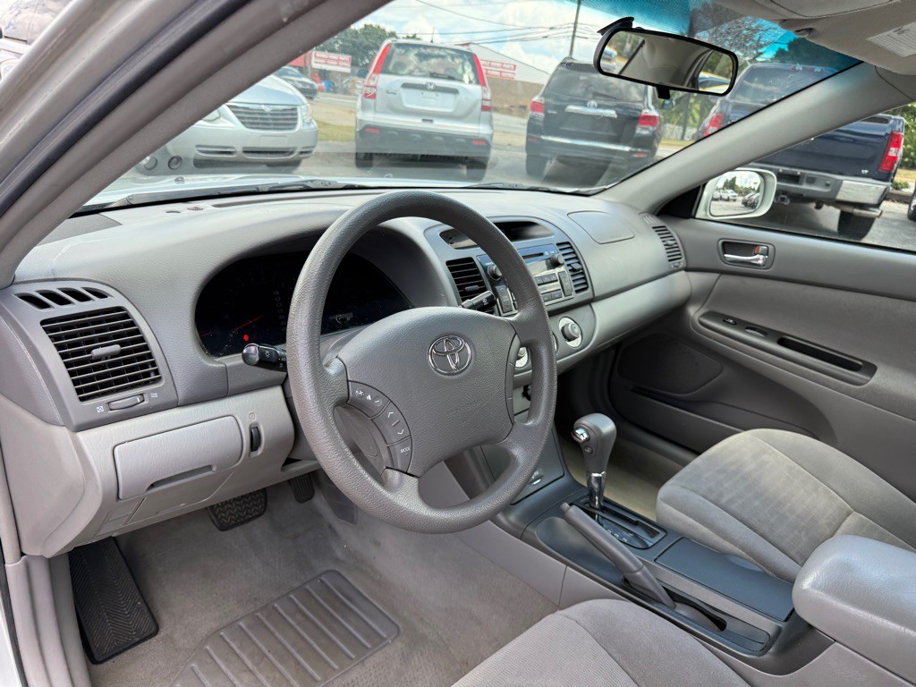 2005 Toyota Camry Image 10
