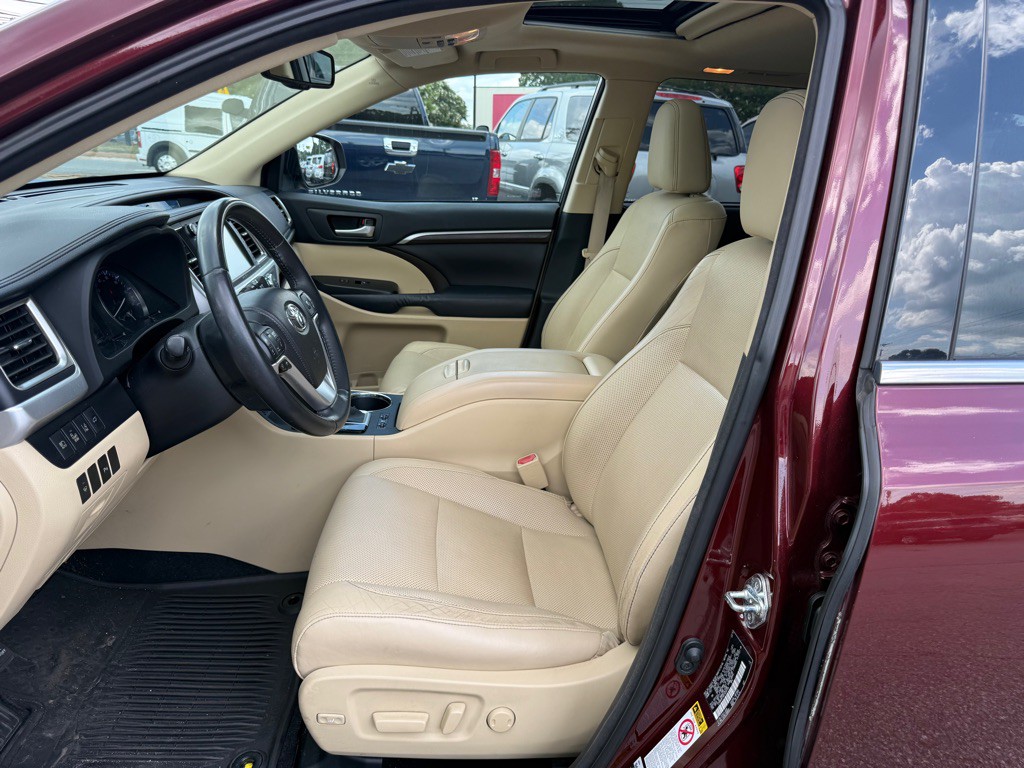 2014 Toyota Highlander Image 9