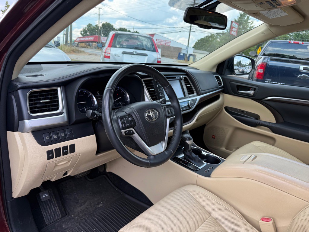 2014 Toyota Highlander Image 10