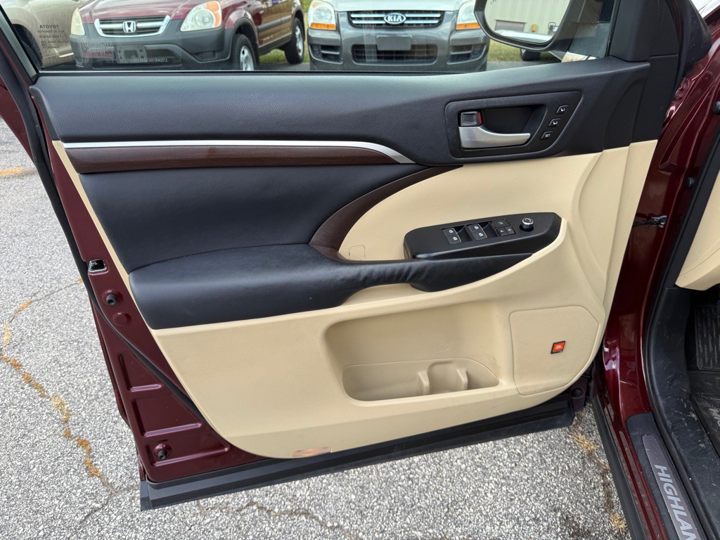 2014 Toyota Highlander Image 14