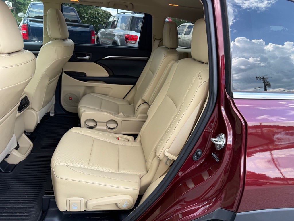 2014 Toyota Highlander Image 15