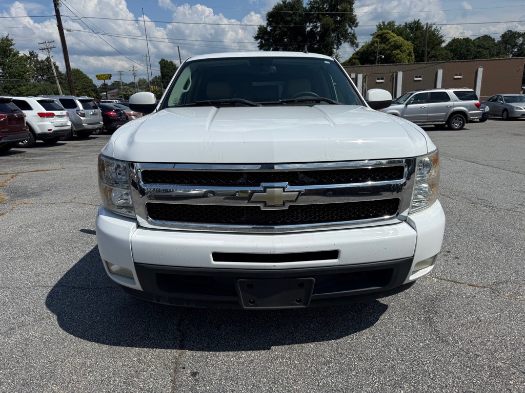 2011 Chevrolet Silverado 1500 Image 2