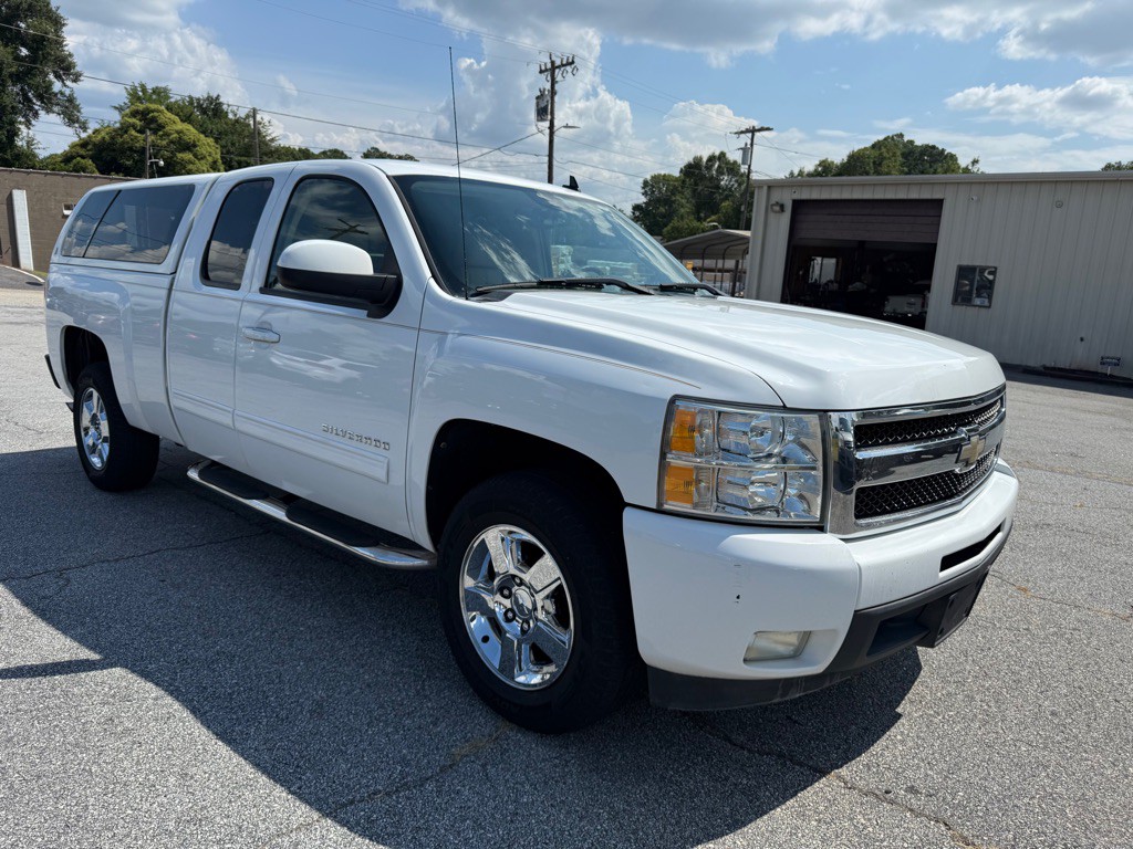 2011 Chevrolet Silverado 1500 Image 3