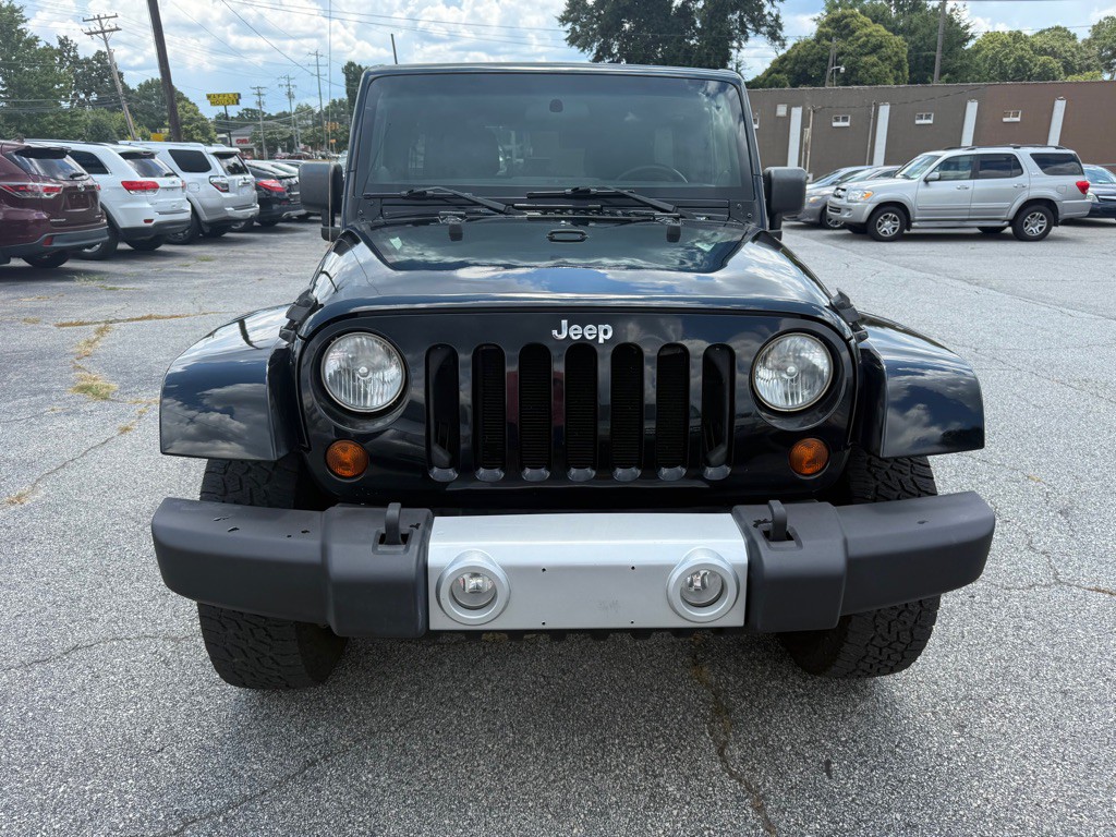 2011 Jeep Wrangler Unlimited Image 2