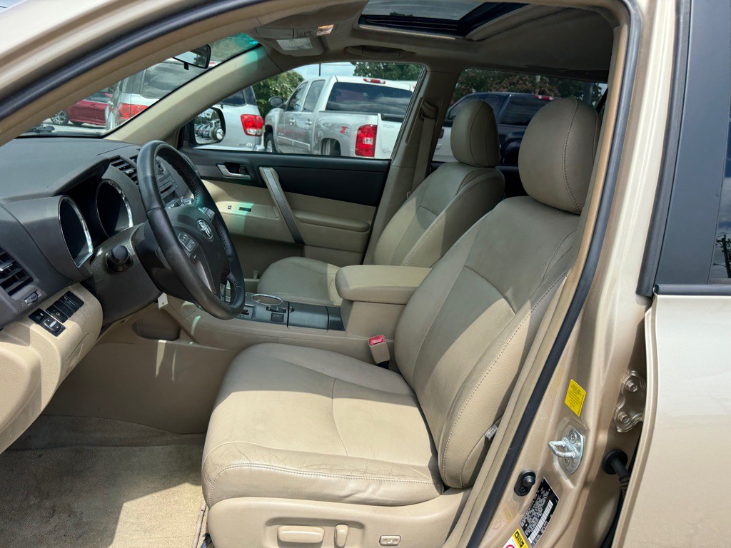 2010 Toyota Highlander Image 9