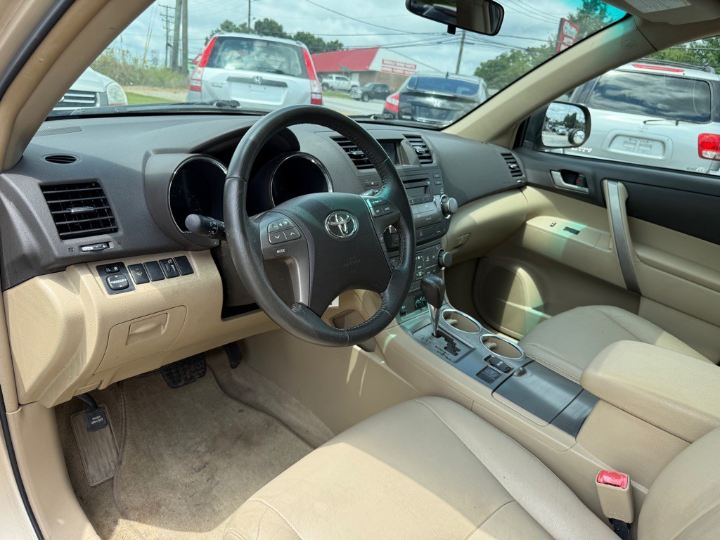 2010 Toyota Highlander Image 10
