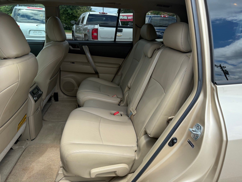 2010 Toyota Highlander Image 13