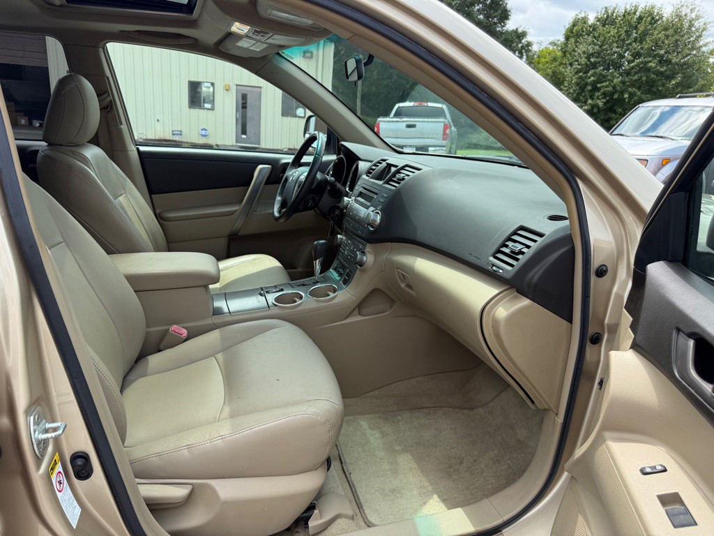 2010 Toyota Highlander Image 15