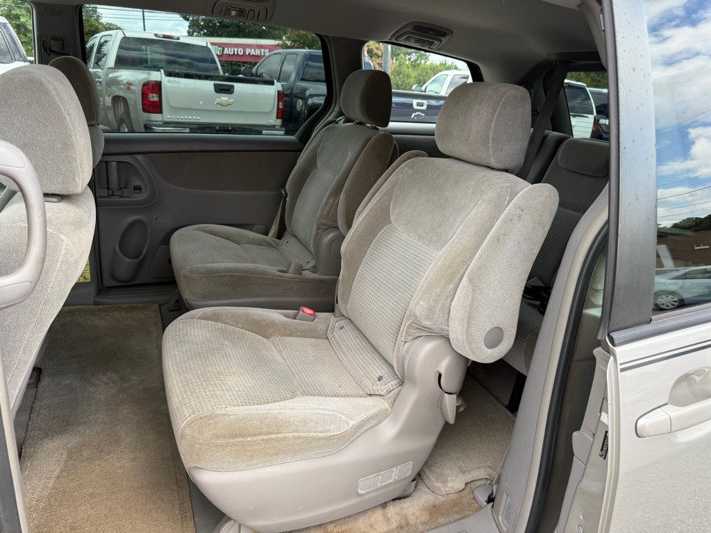 2006 Toyota Sienna Image 12