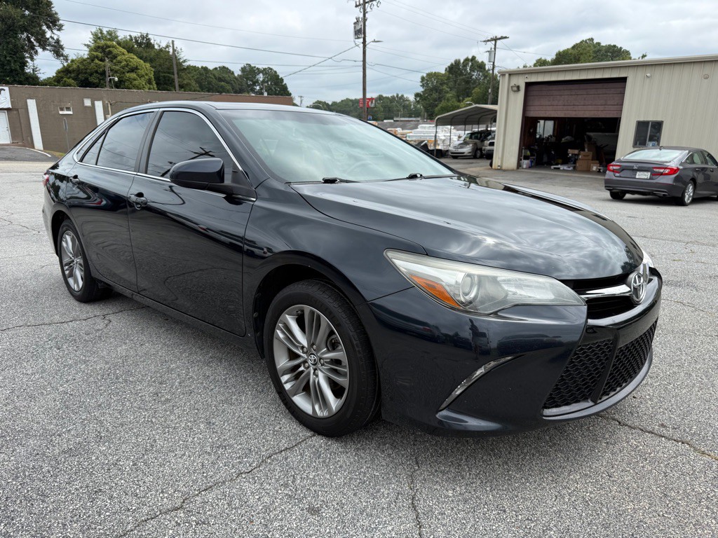 2016 Toyota Camry Image 3