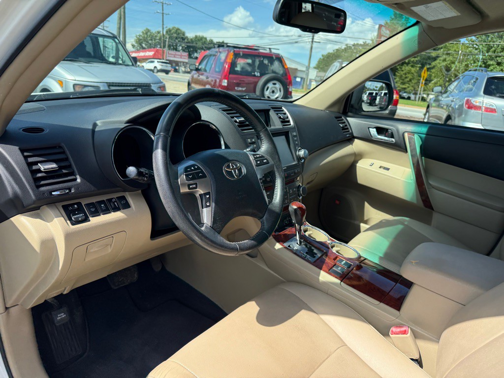 2012 Toyota Highlander Image 10