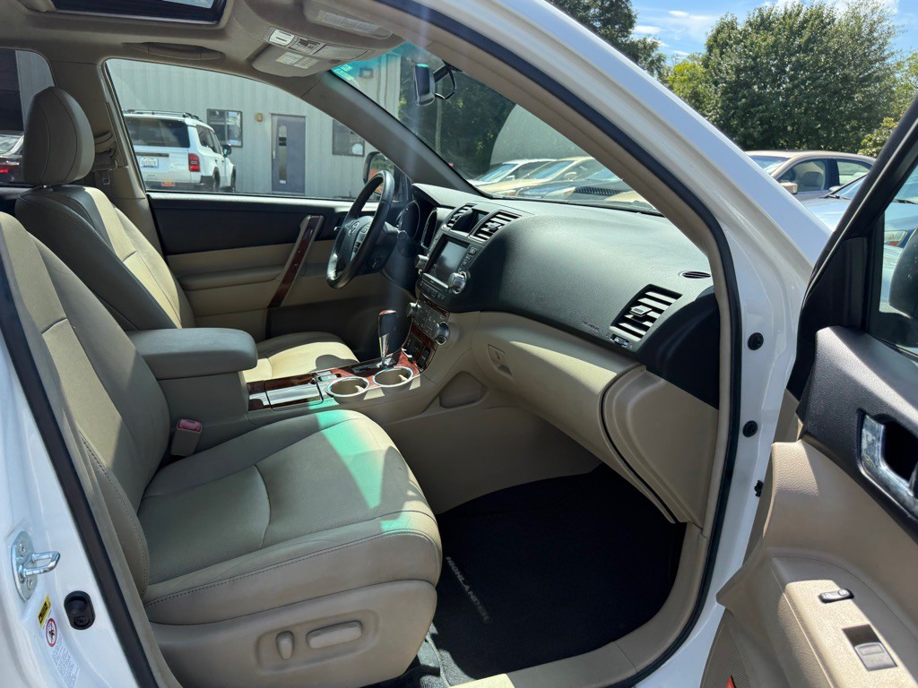 2012 Toyota Highlander Image 15