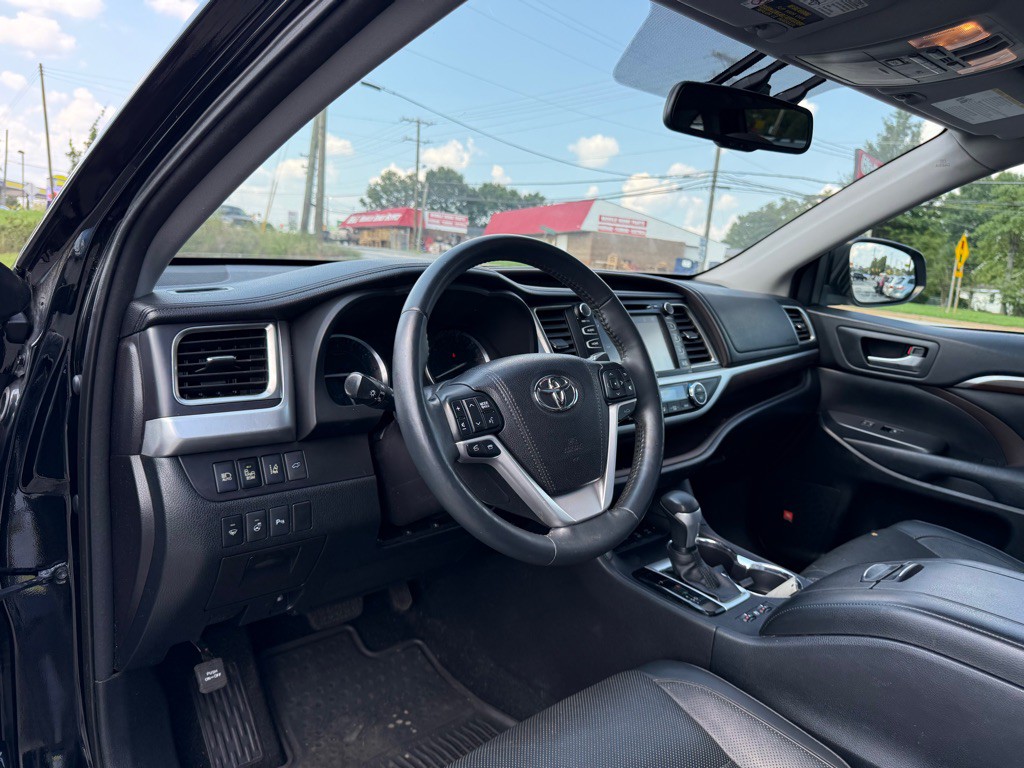 2016 Toyota Highlander Image 10