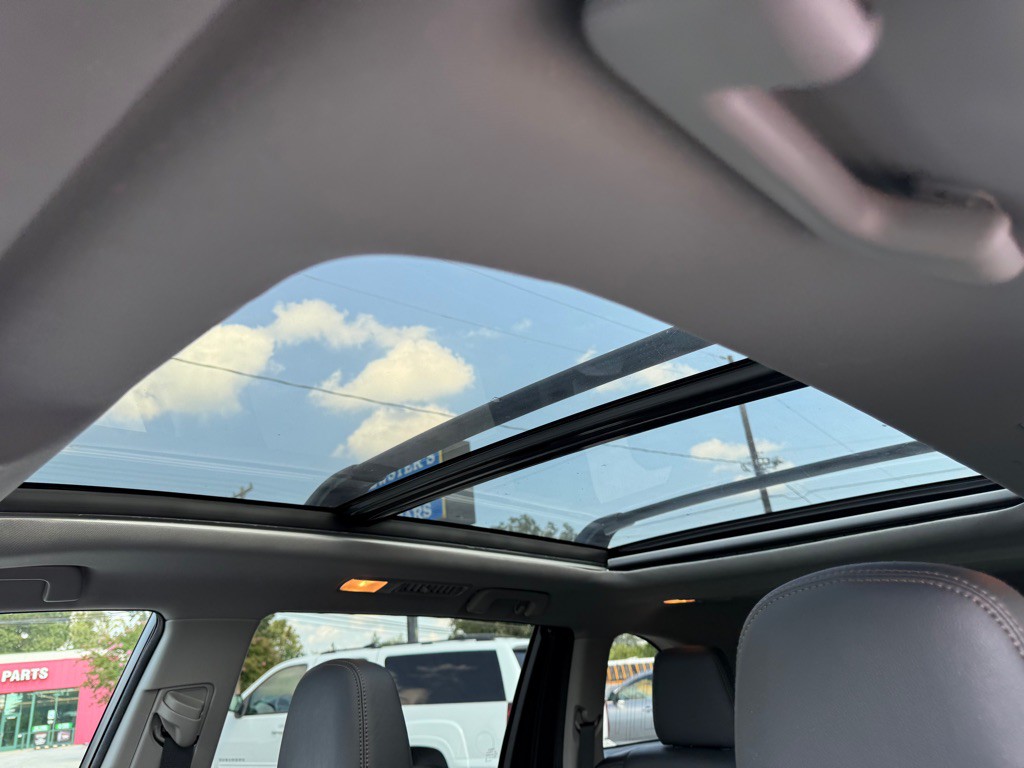 2016 Toyota Highlander Image 12