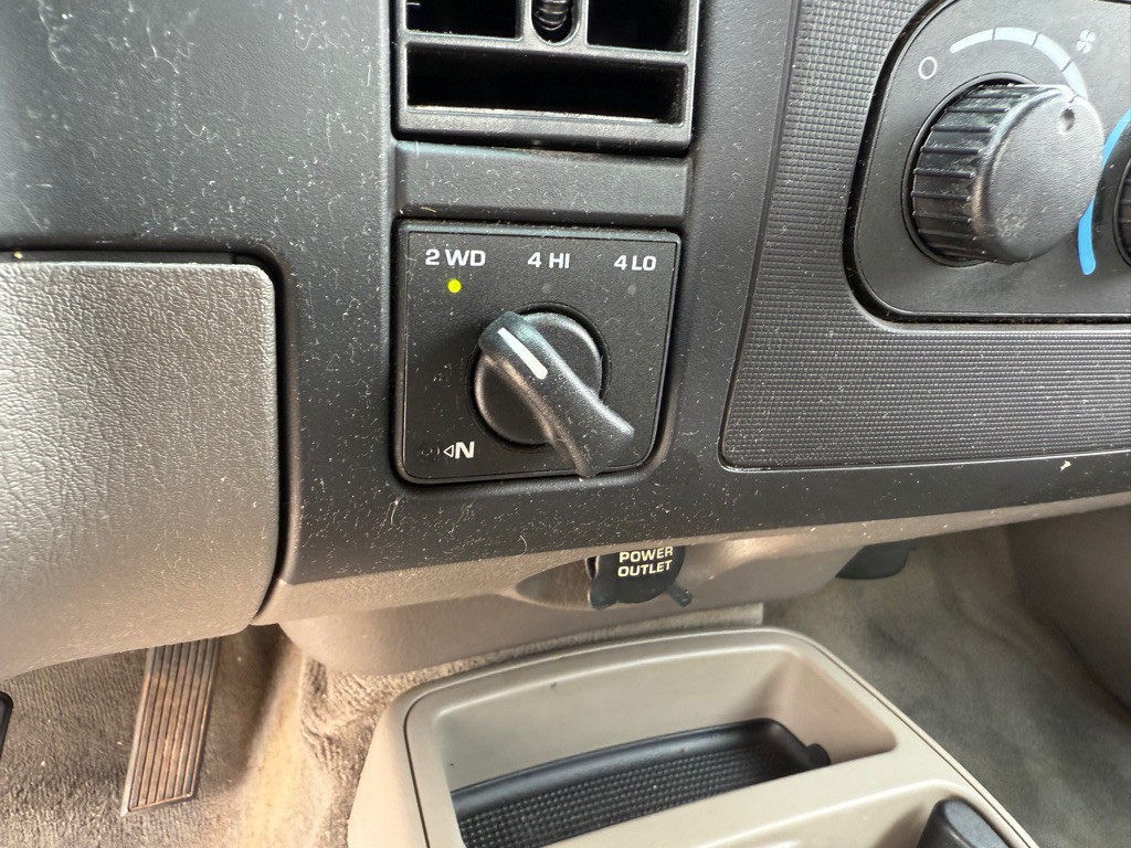 2004 Dodge Dakota Image 11