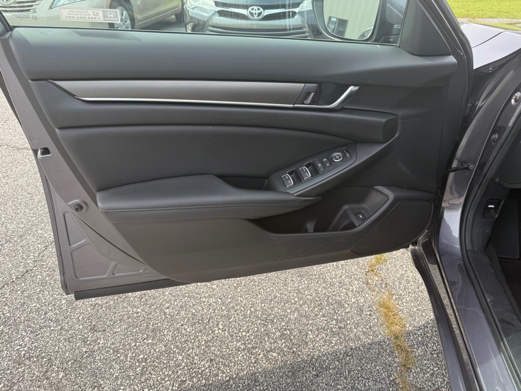2019 Honda Accord Image 11