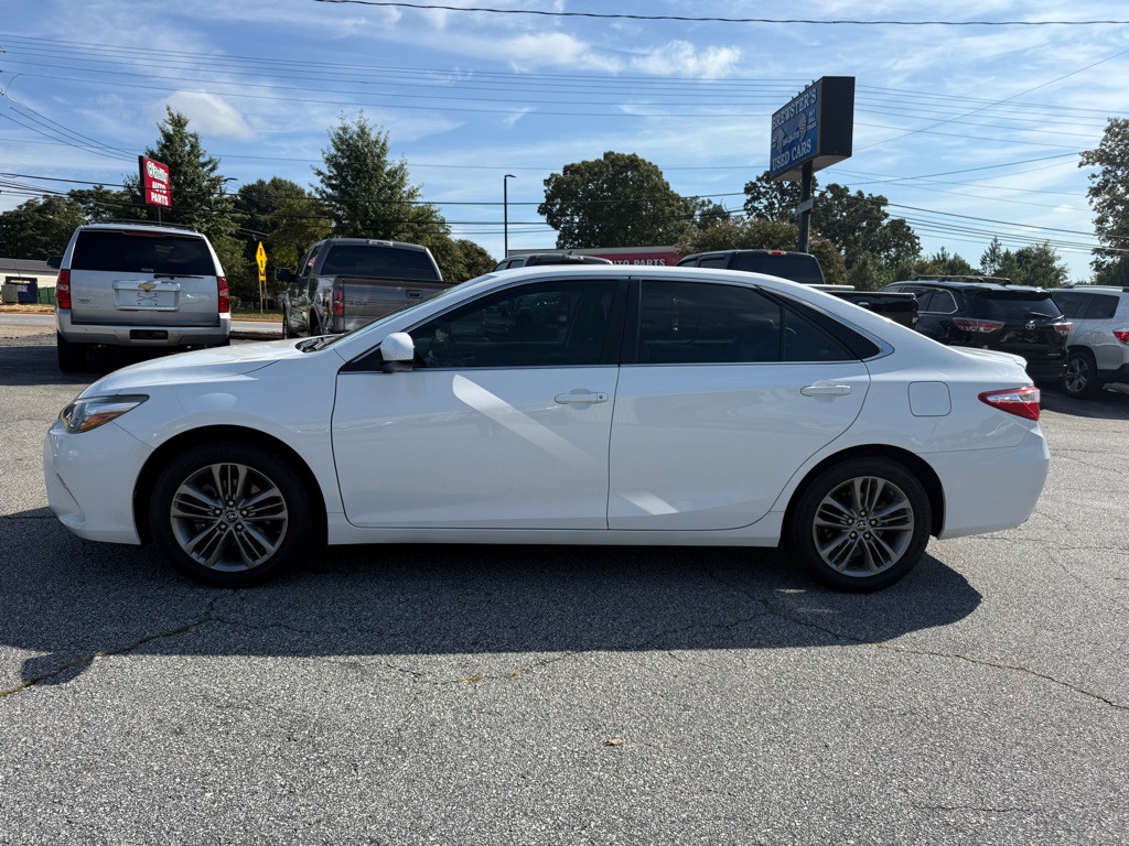 2017 Toyota Camry Image 4