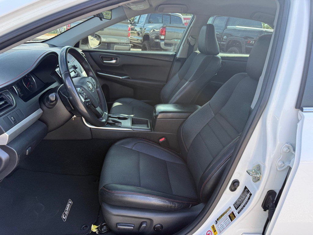2017 Toyota Camry Image 9