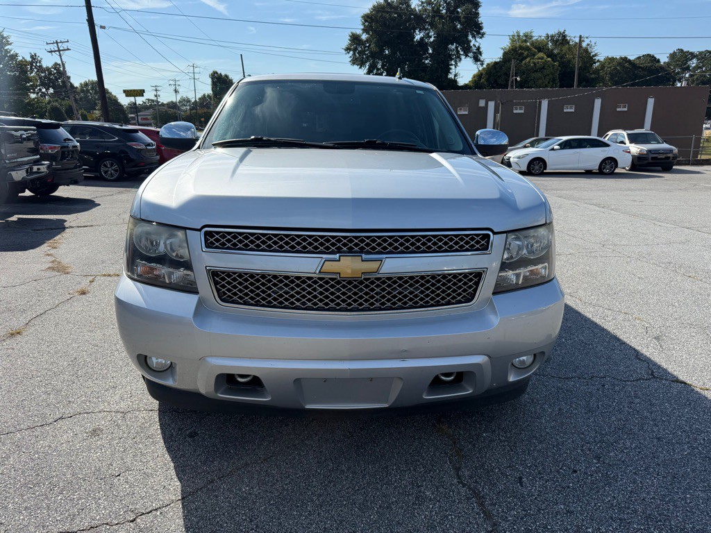 2013 Chevrolet Tahoe Image 2