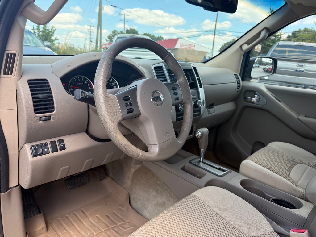 2012 Nissan Frontier Image 10