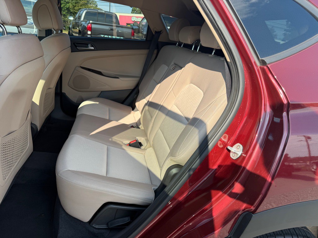 2016 Hyundai Tucson Image 12