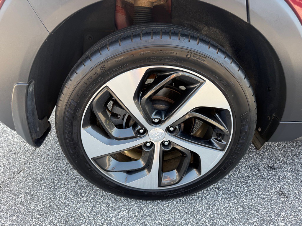 2016 Hyundai Tucson Image 16