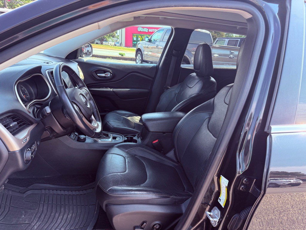 2015 Jeep Cherokee Image 9