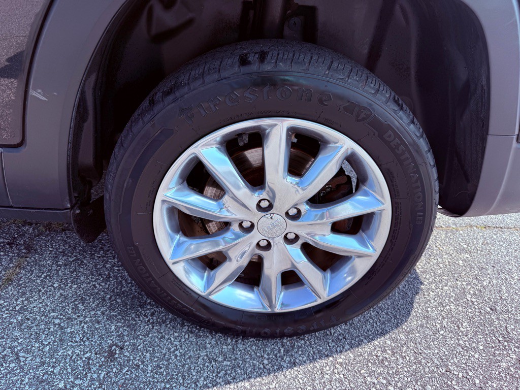 2015 Jeep Cherokee Image 17