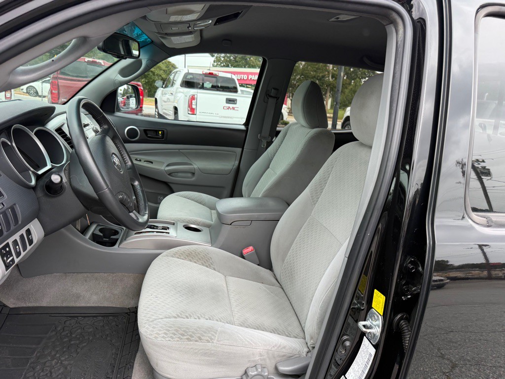 2011 Toyota Tacoma Image 9