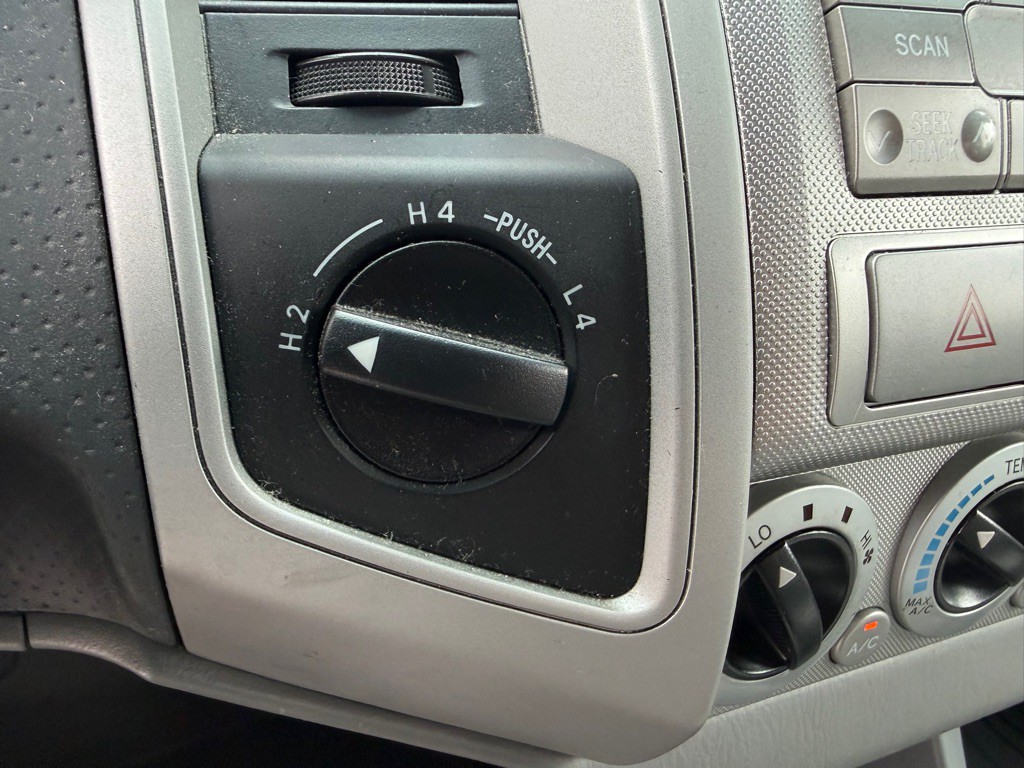 2011 Toyota Tacoma Image 11