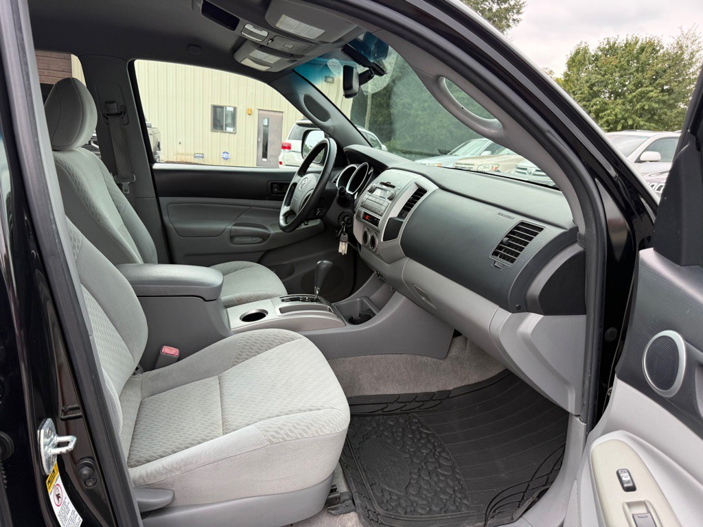 2011 Toyota Tacoma Image 14
