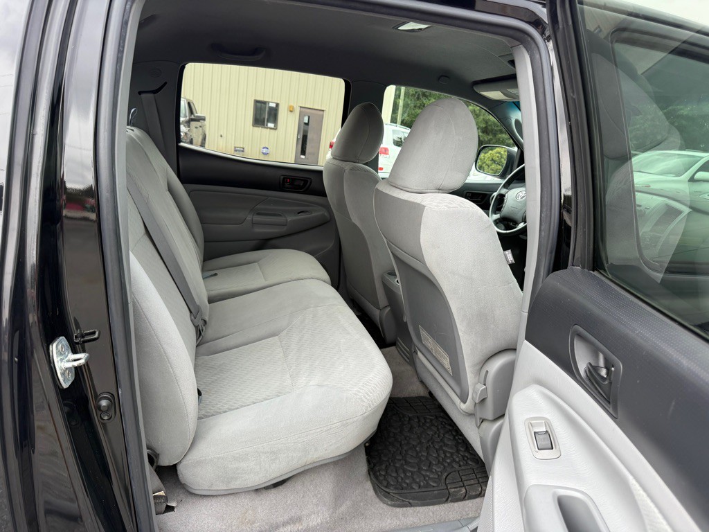 2011 Toyota Tacoma Image 15