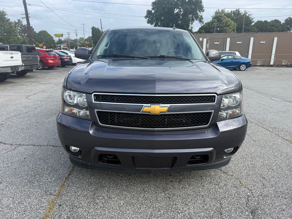 2011 Chevrolet Tahoe Image 2