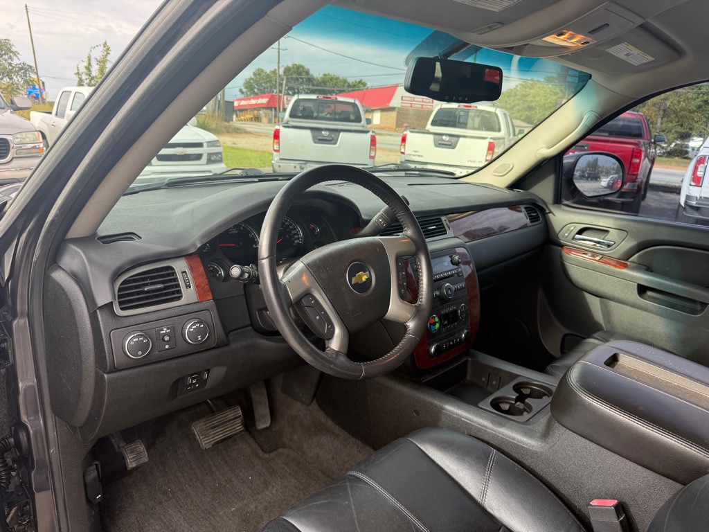 2011 Chevrolet Tahoe Image 10