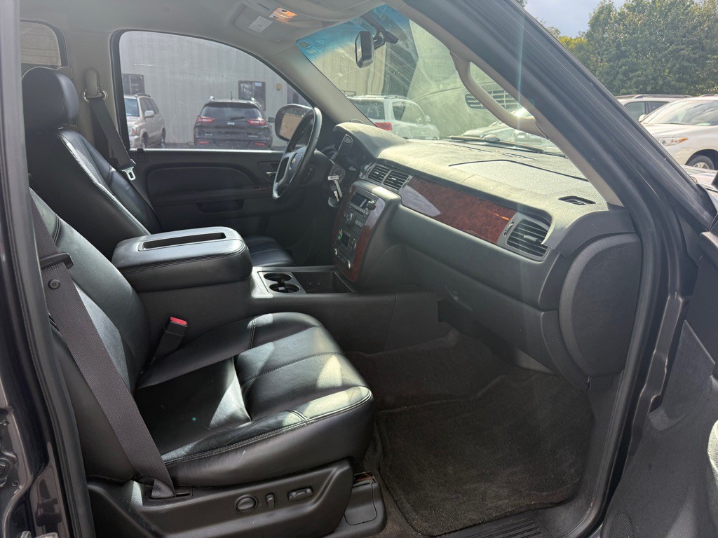 2011 Chevrolet Tahoe Image 15