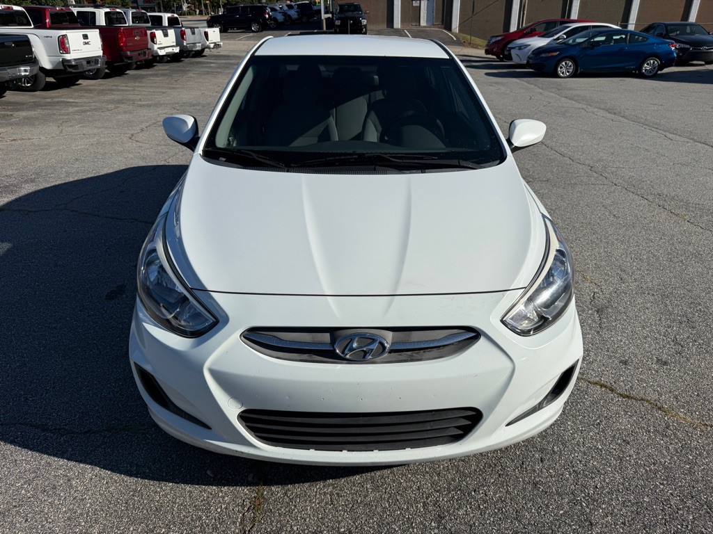2016 Hyundai Accent Image 2