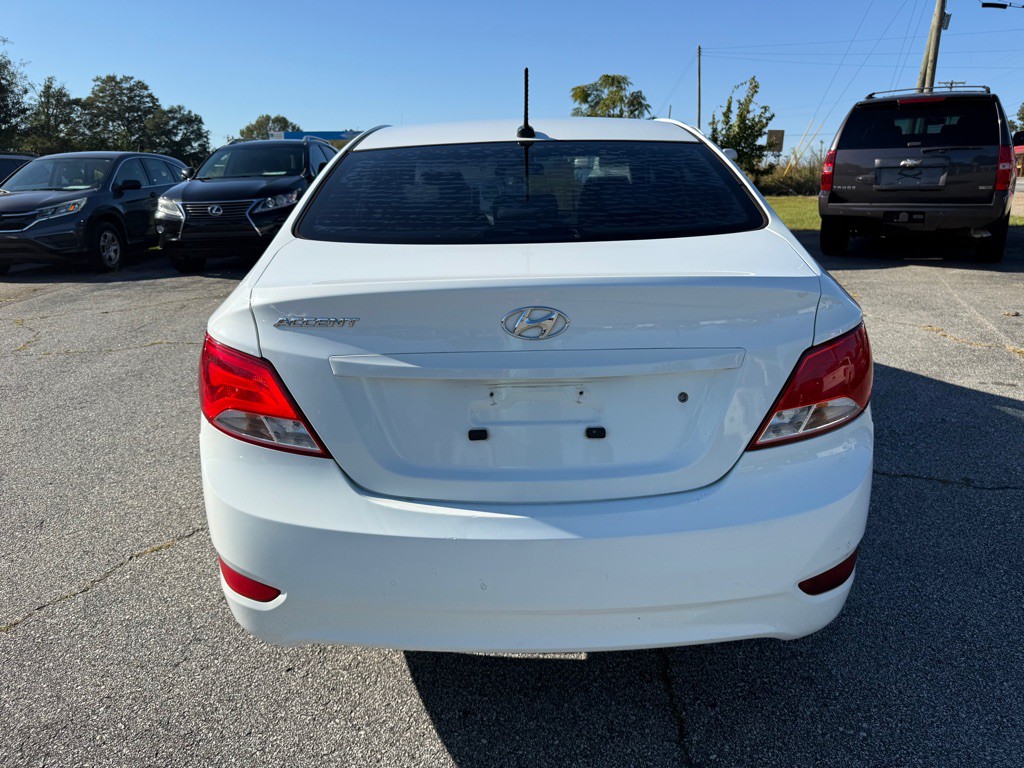 2016 Hyundai Accent Image 6