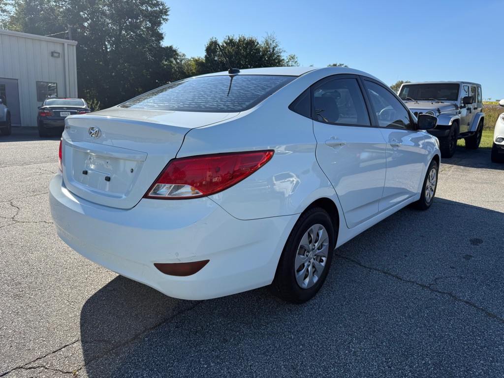 2016 Hyundai Accent Image 7