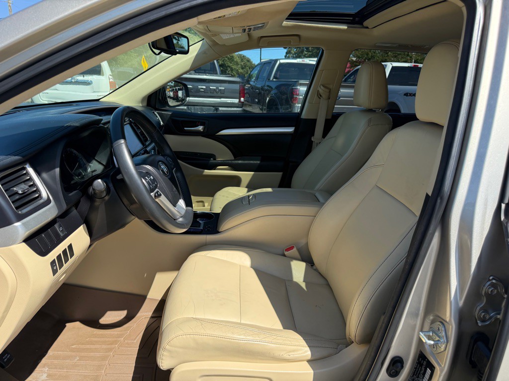 2014 Toyota Highlander Image 9