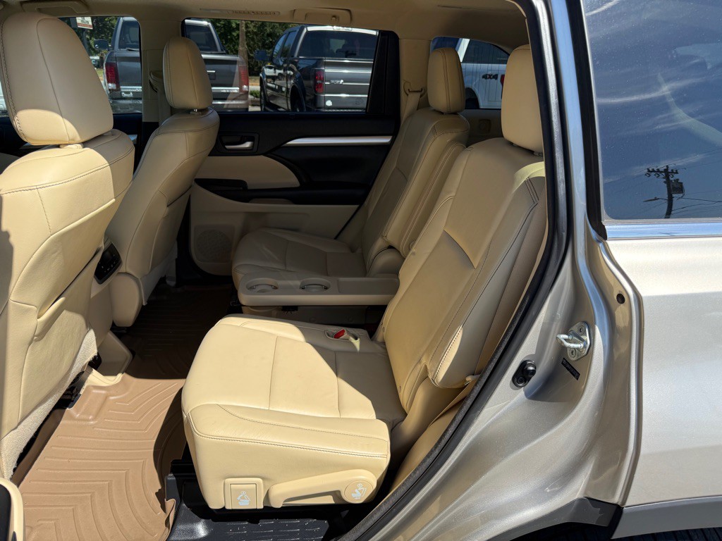 2014 Toyota Highlander Image 14