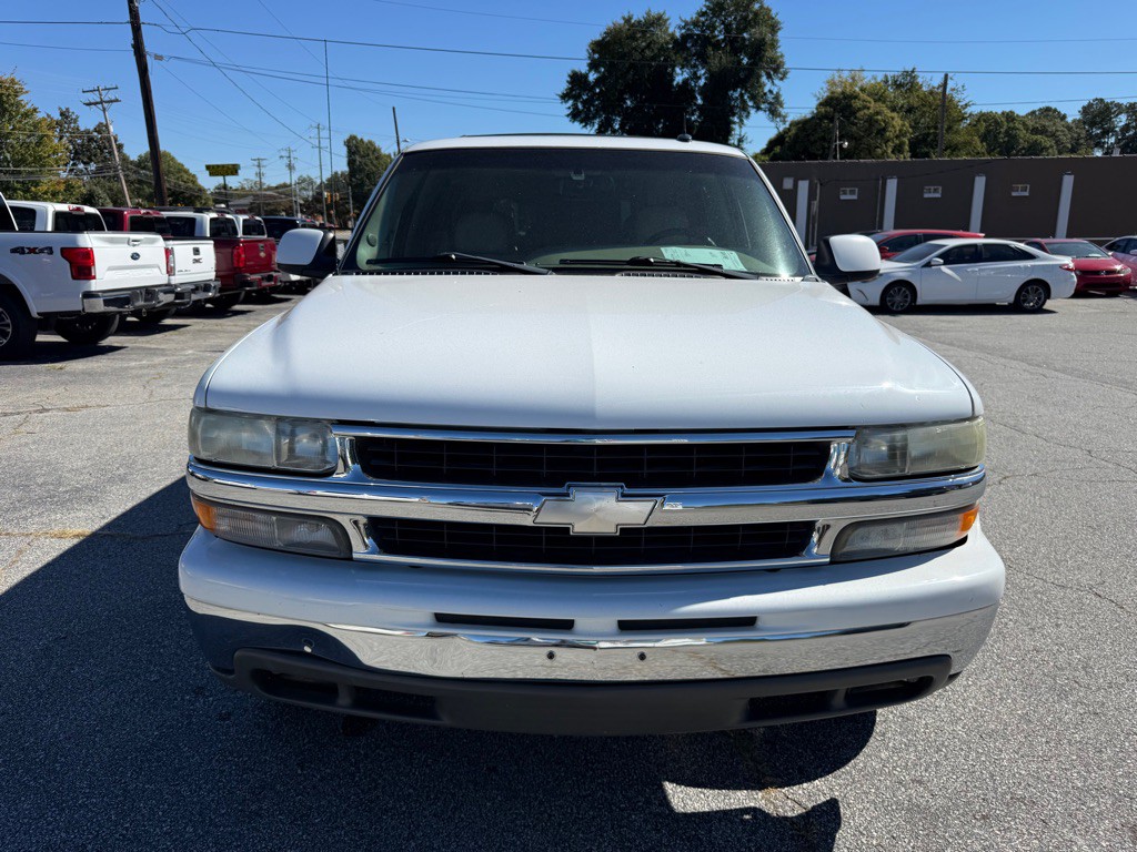 2003 Chevrolet Tahoe Image 2