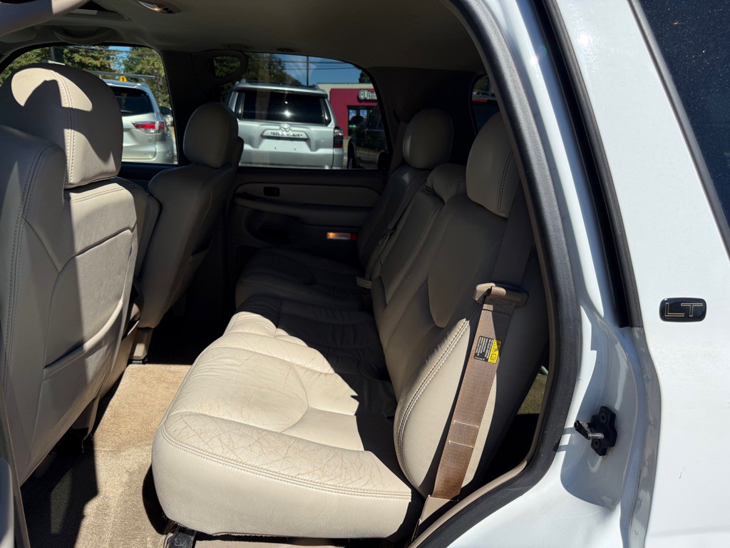 2003 Chevrolet Tahoe Image 10