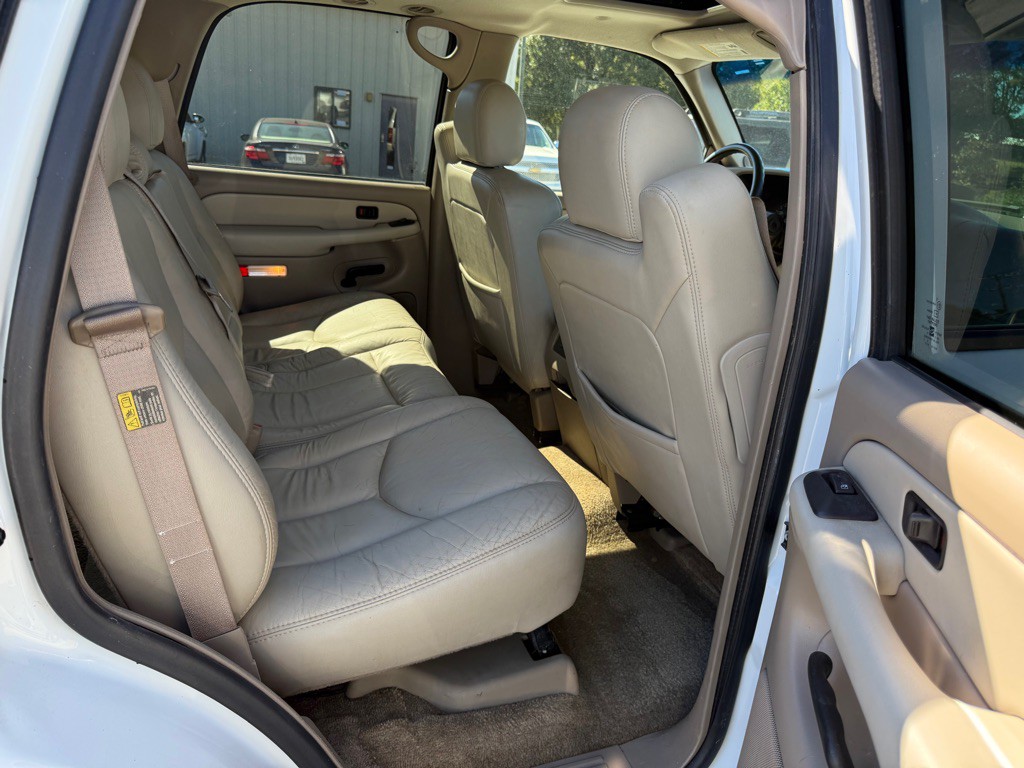 2003 Chevrolet Tahoe Image 13
