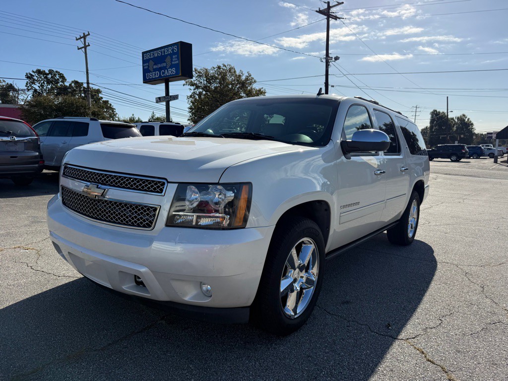 2011 Chevrolet Suburban Image 1