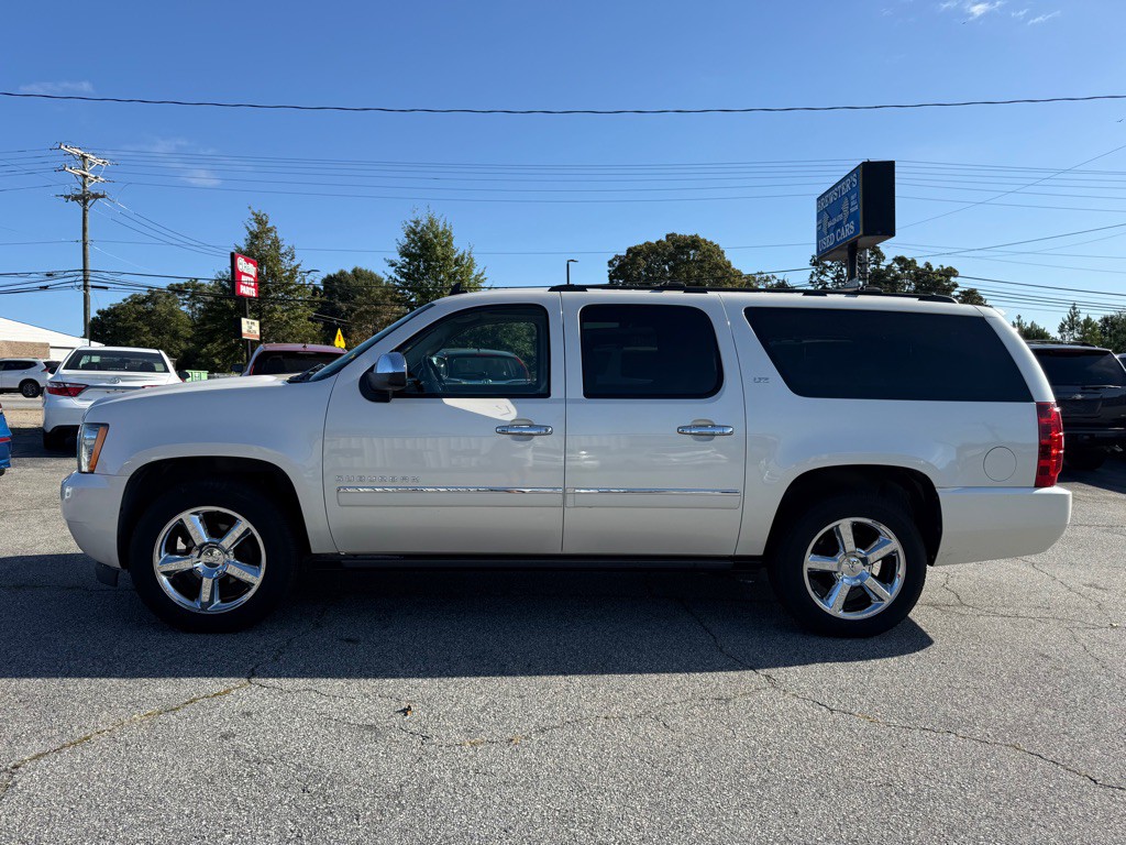 2011 Chevrolet Suburban Image 4