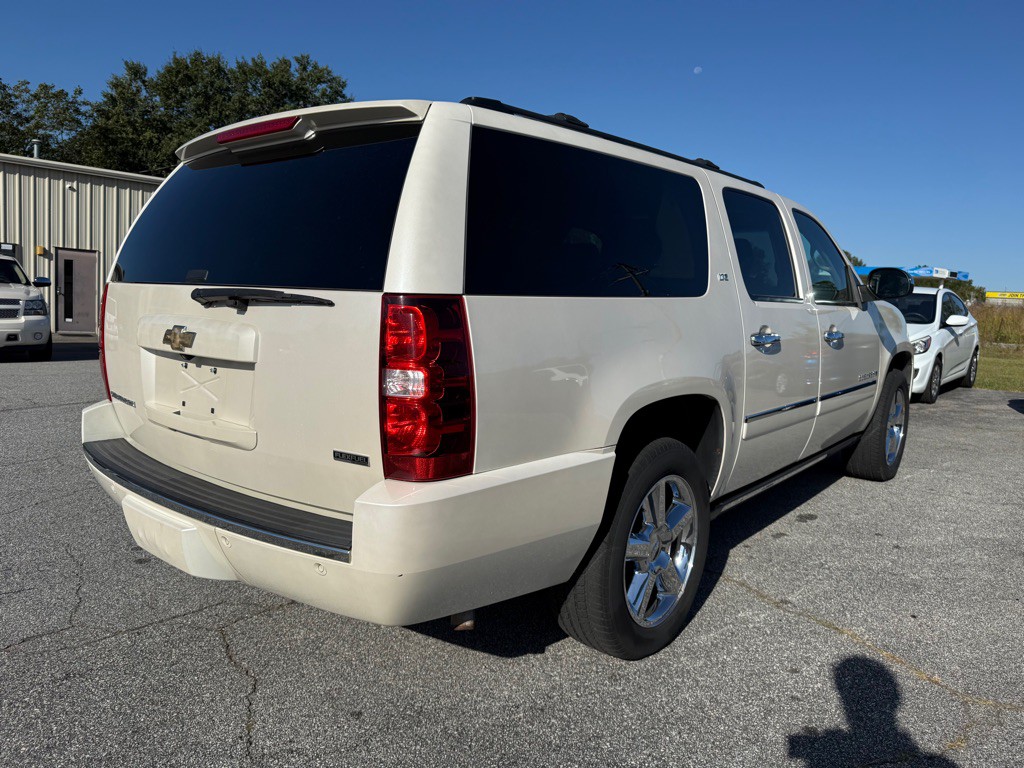 2011 Chevrolet Suburban Image 7